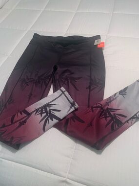 Sweaty Betty Chandrasana Reversible
Yoga Leggings, Size XL - 28” inseam NWT